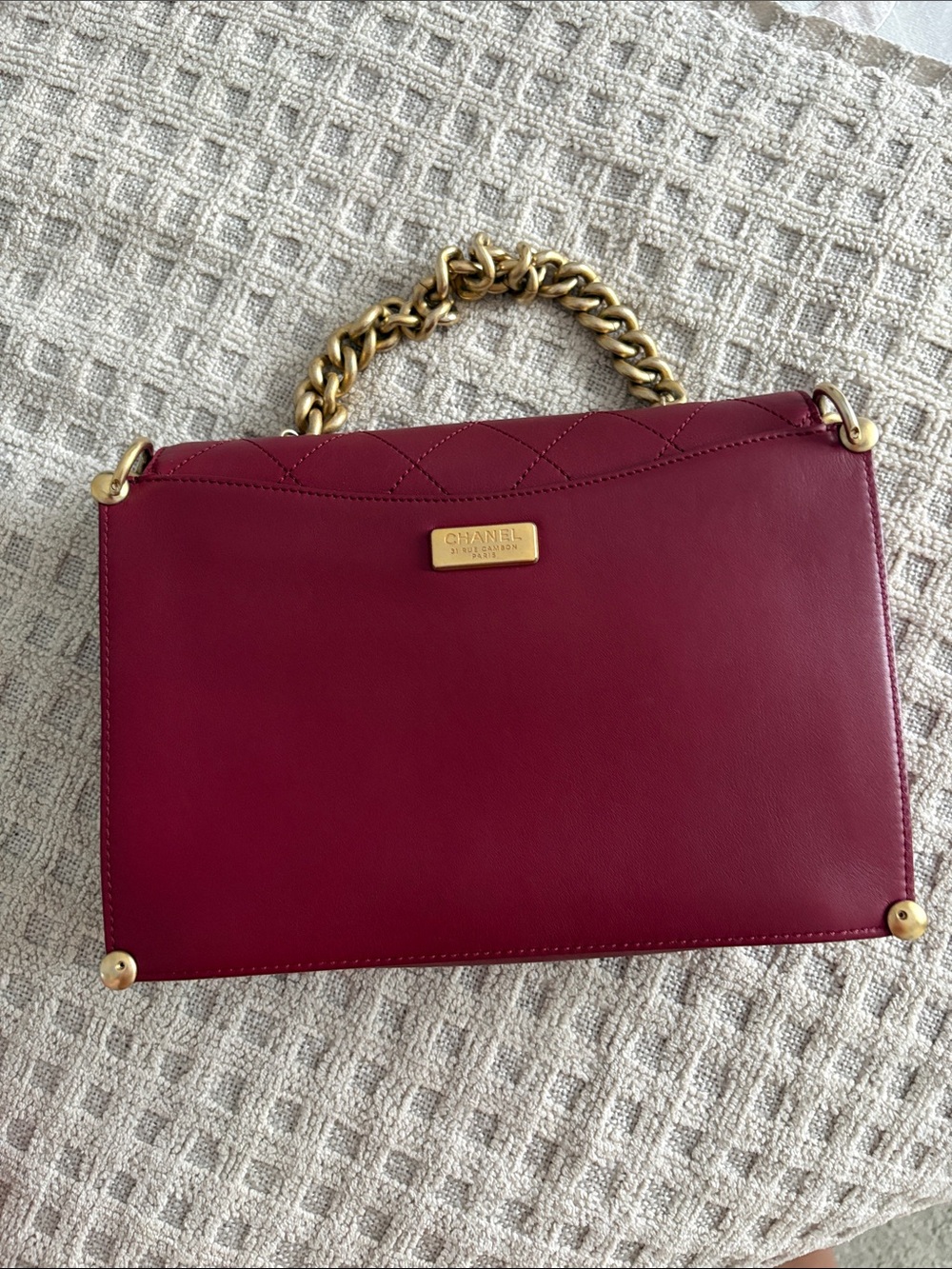 CHANEL Quilted Burgundy Shoulder Bag with Gold Hardware - Picture 3 of 6